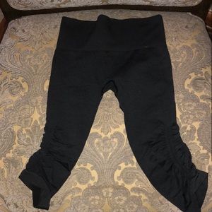 Lululemon in the flow crops! Size 4! Like new!
